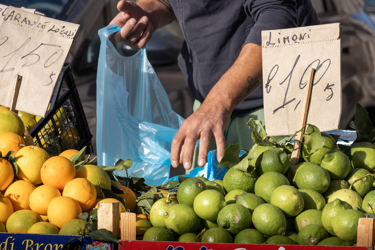 Citrons dans le marché d'Ortigia à Syracuse