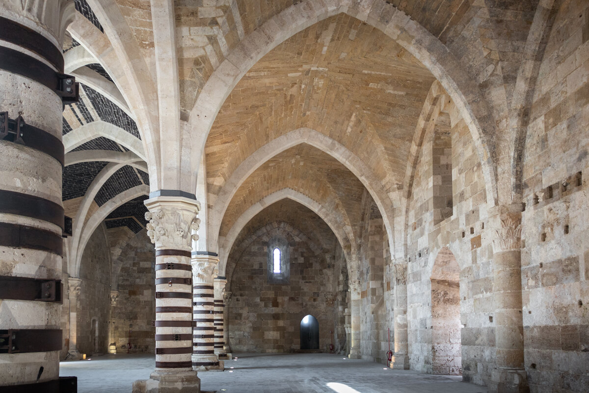 Colonnes à l'intérieur du château Maniace de Syracuse