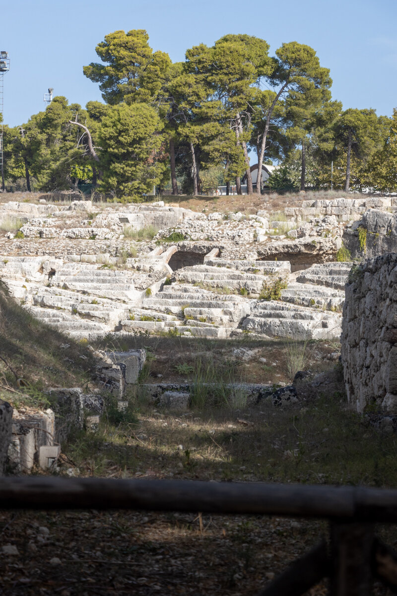 Gradins de l'amphithéâtre romain de Neapolis