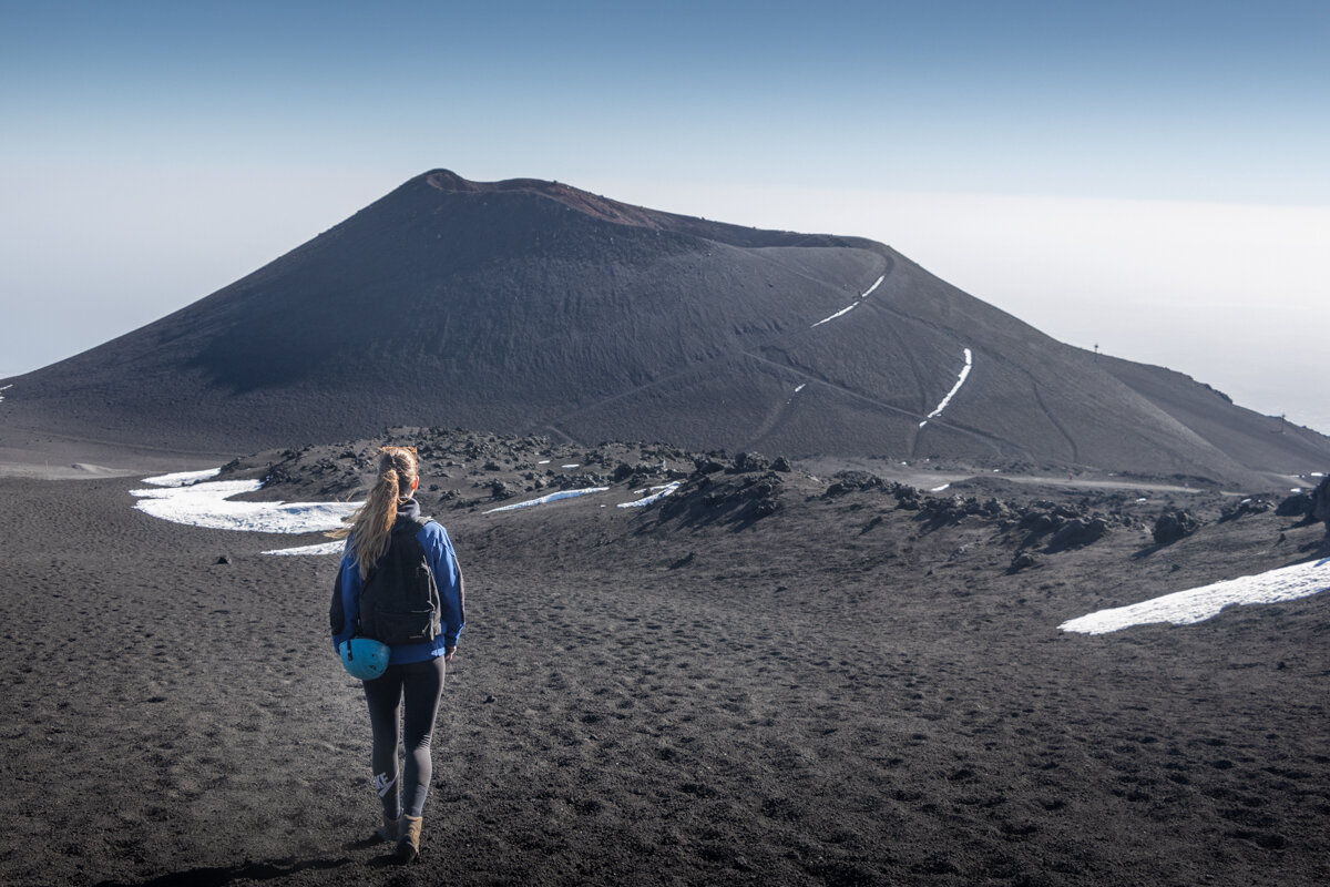 Marche pour le retour au funiculaire de l'Etna