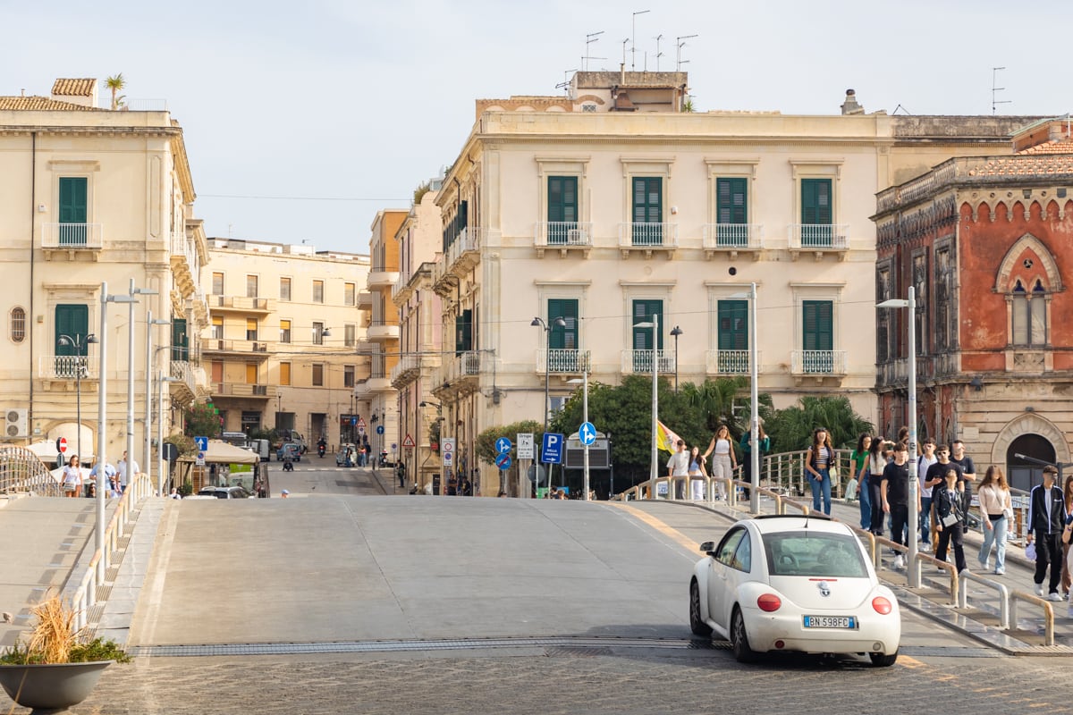 Avenue route de Sicile