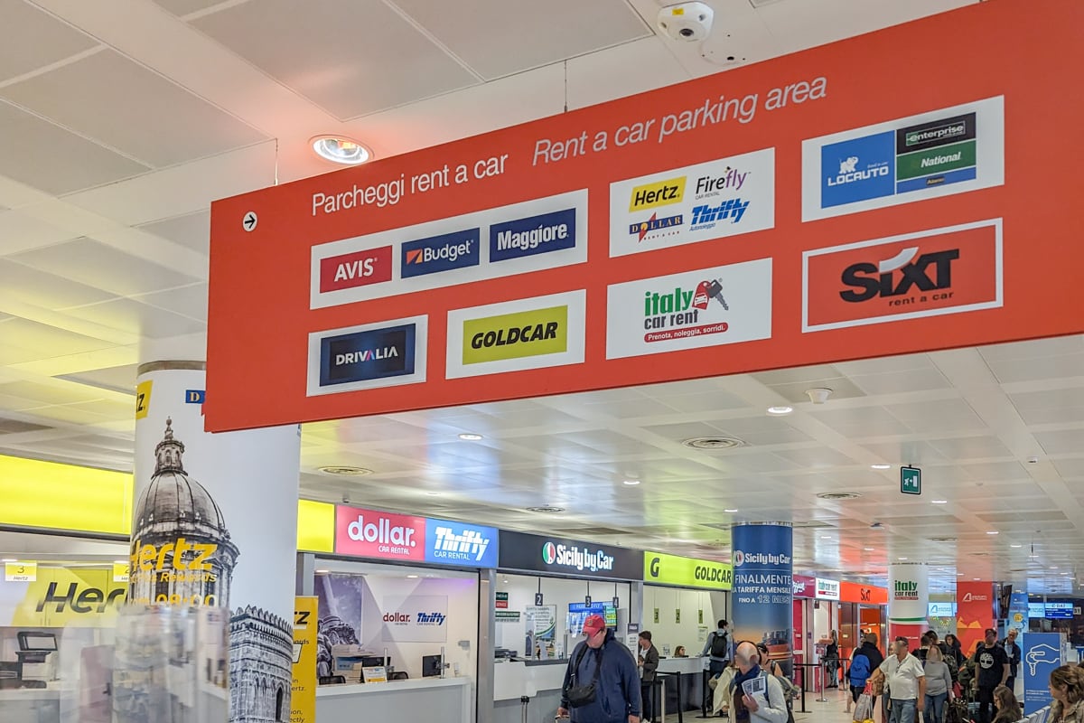 Loueurs de l'aéroport en Sicile